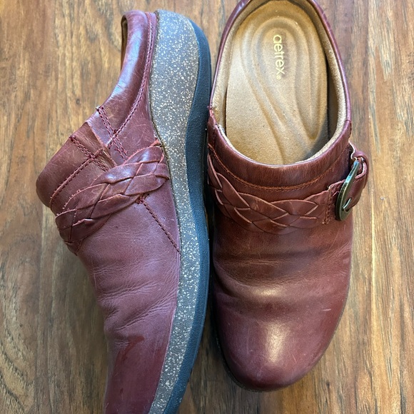 Aetrex Women's Libby leather clog in a reddish-brown color 8.5 - Picture 6 of 8